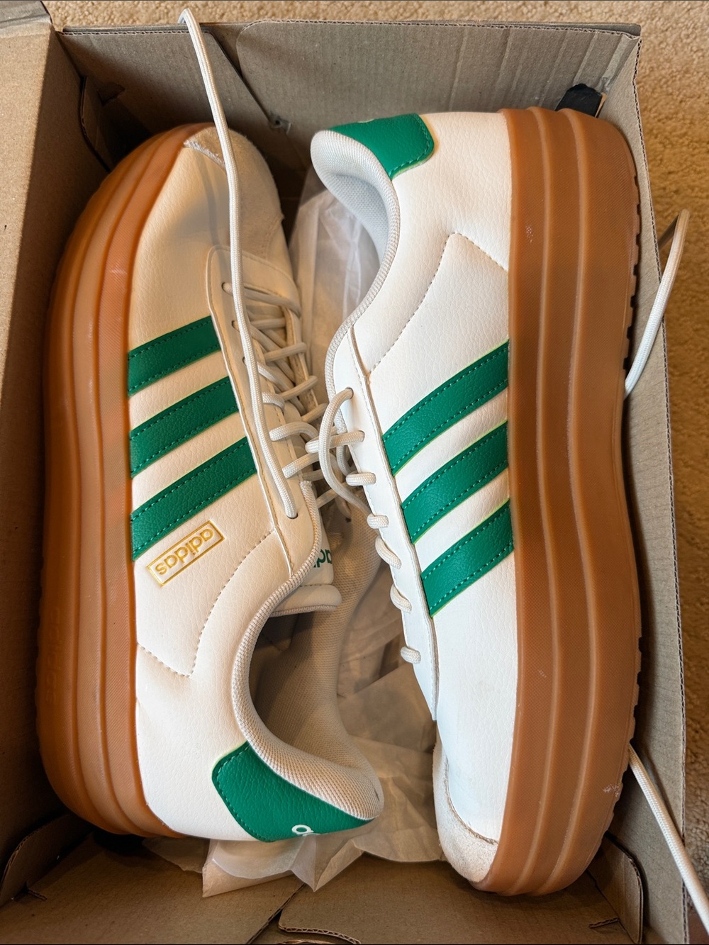 adidas White & Green Low-Top Sneakers with Gum Sole. Court Bold